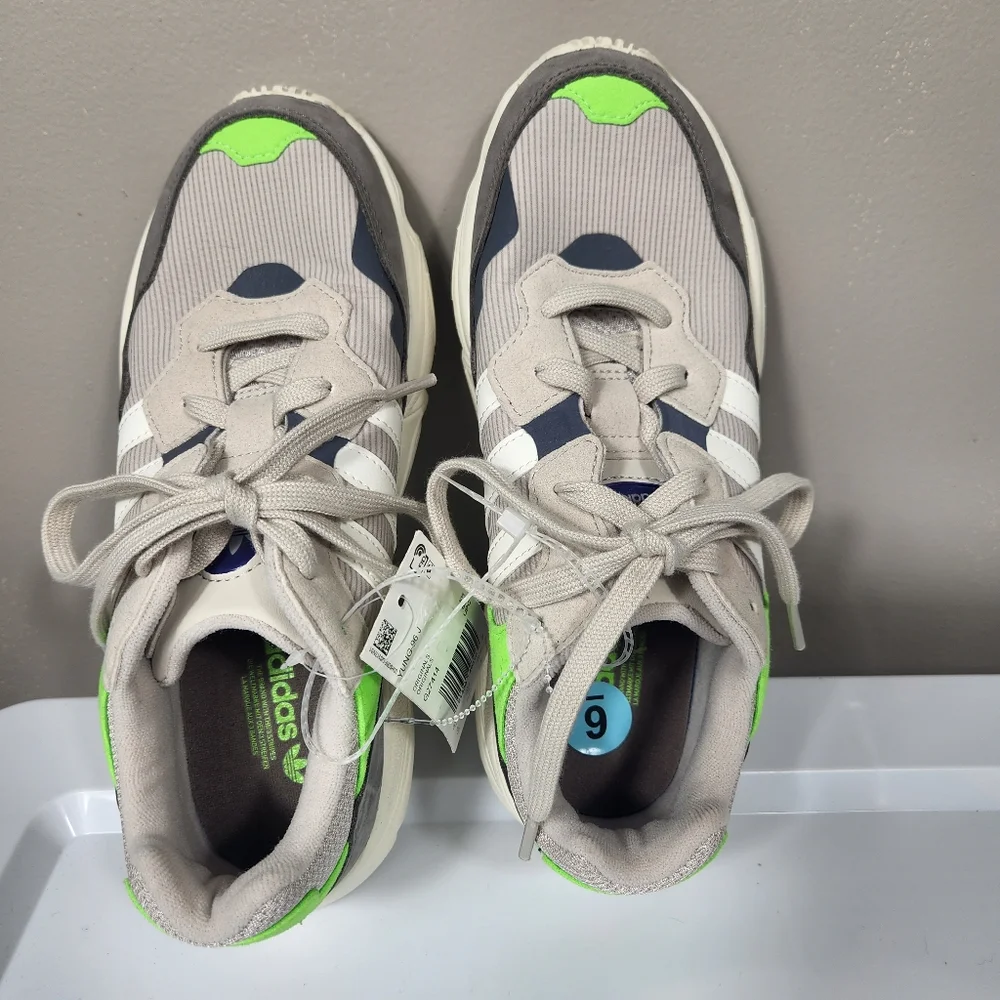 Adidas Yung-96 NWT Solar Green Men's Running/Walking Sneakers US Size 6, 2018